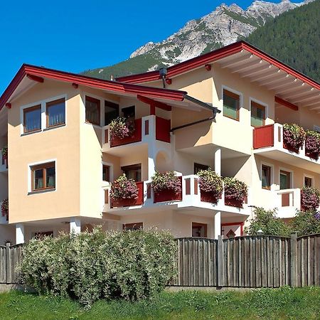 Bed and Breakfast Haus Steinbock Нойштифт-им-Штубайталь Экстерьер фото