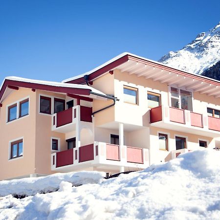 Bed and Breakfast Haus Steinbock Нойштифт-им-Штубайталь Экстерьер фото