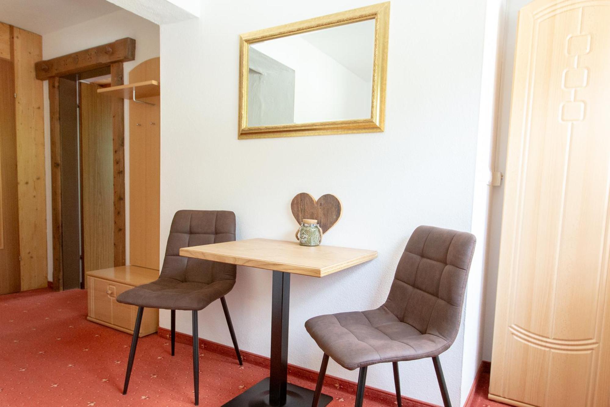 Bed and Breakfast Haus Steinbock Нойштифт-им-Штубайталь Экстерьер фото