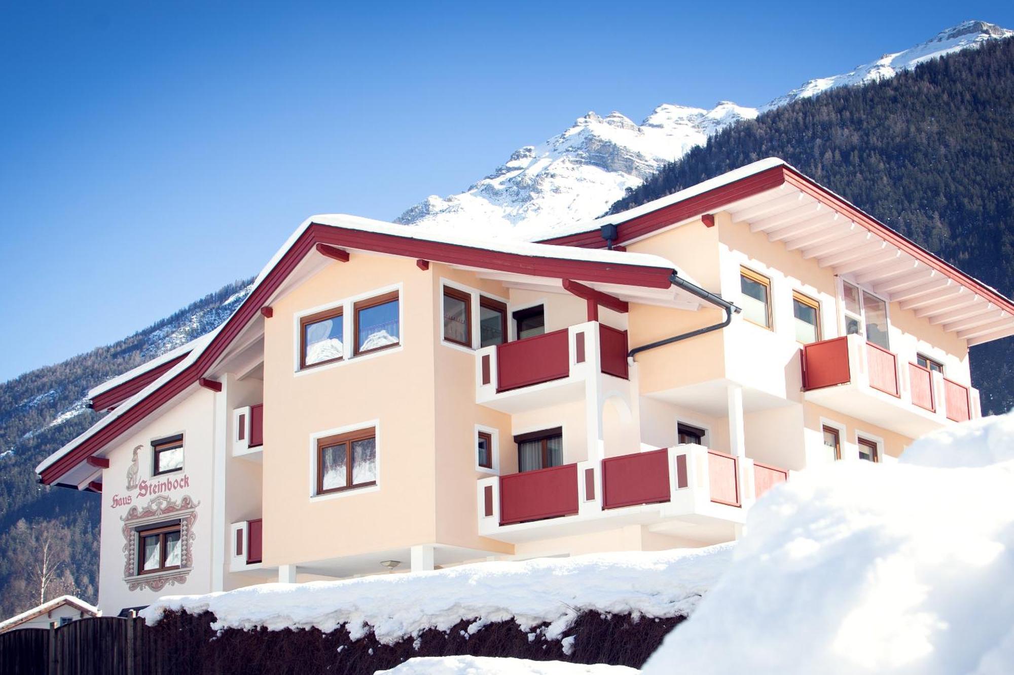 Bed and Breakfast Haus Steinbock Нойштифт-им-Штубайталь Экстерьер фото
