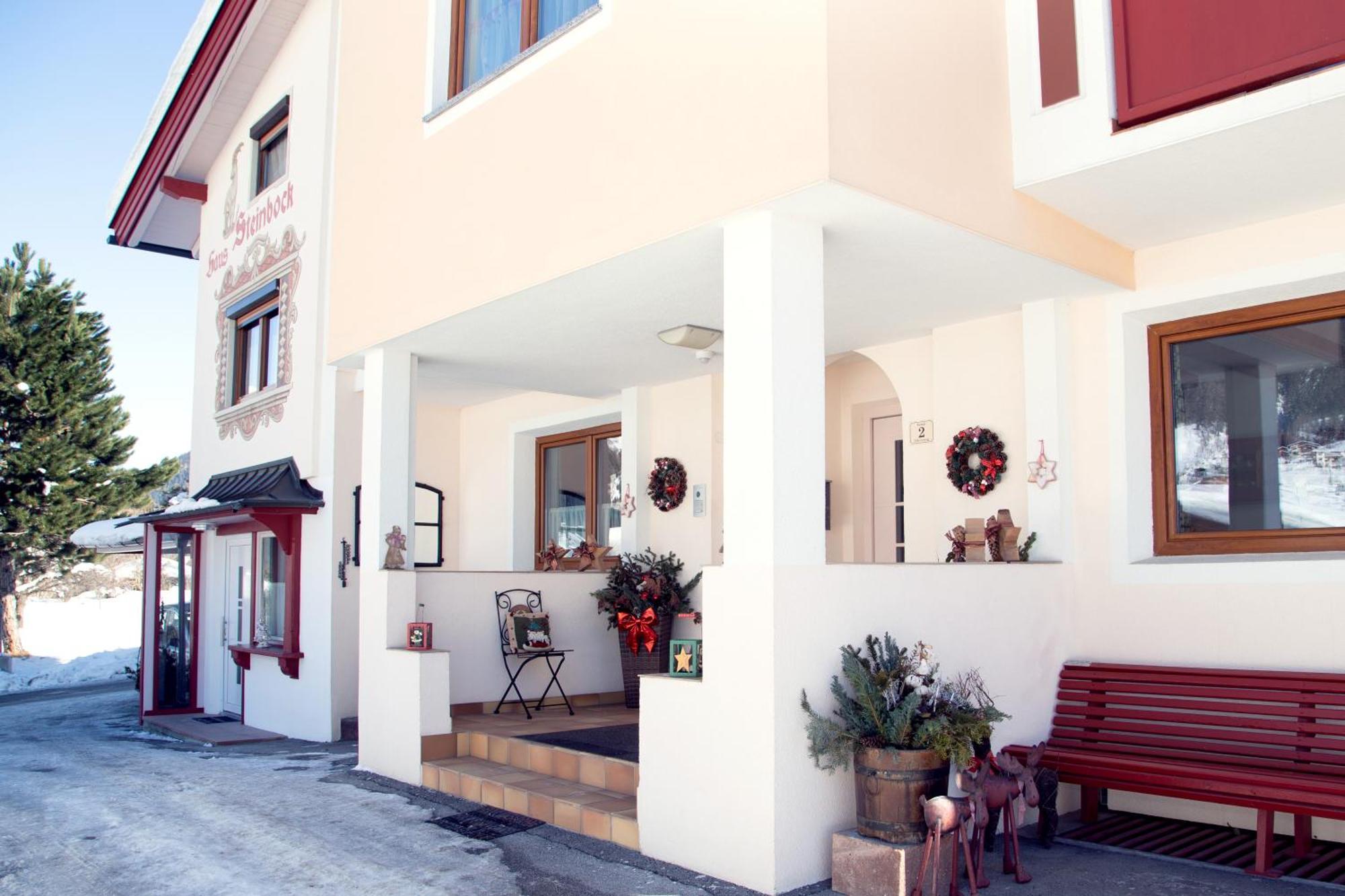 Bed and Breakfast Haus Steinbock Нойштифт-им-Штубайталь Экстерьер фото