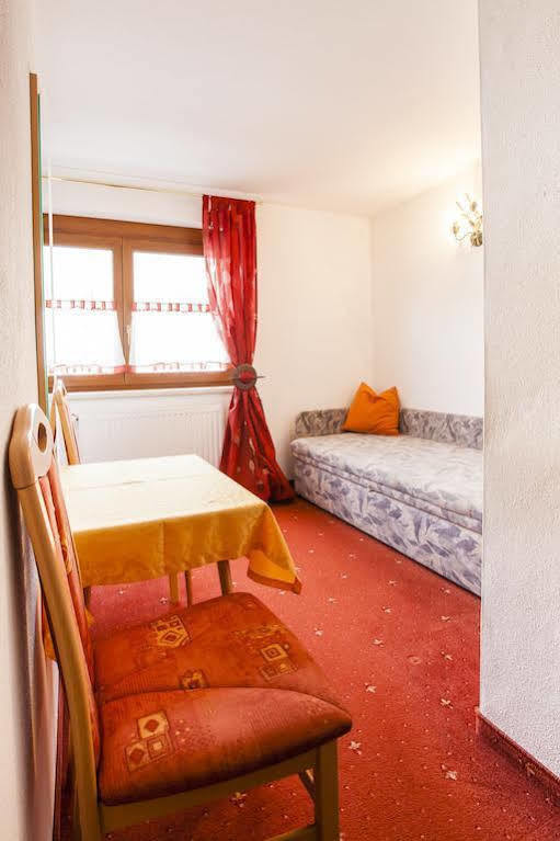Bed and Breakfast Haus Steinbock Нойштифт-им-Штубайталь Экстерьер фото