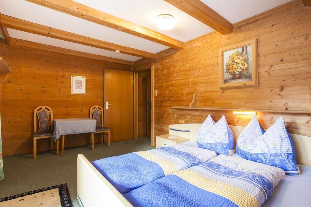Bed and Breakfast Haus Steinbock Нойштифт-им-Штубайталь Экстерьер фото